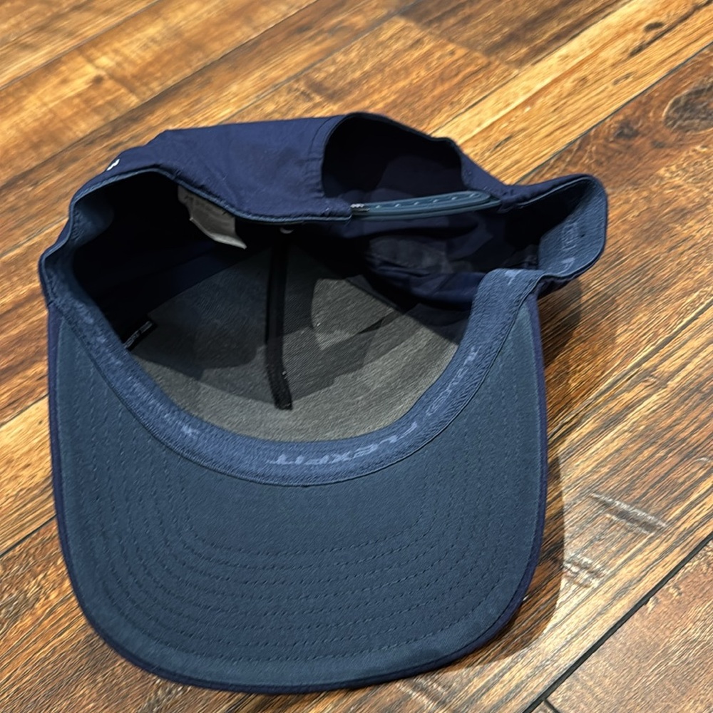 Travis Mathew Landing Gear Cap/ navy - Picture 3 of 4